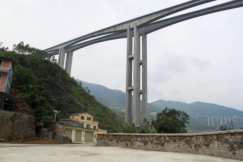 File:Zhegao&ParkingArea.jpg