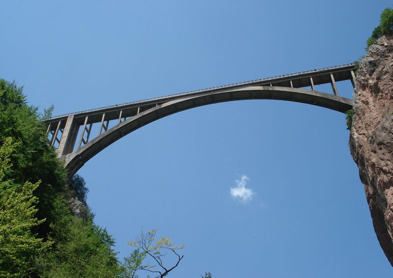 File:2TaraBridge.jpg