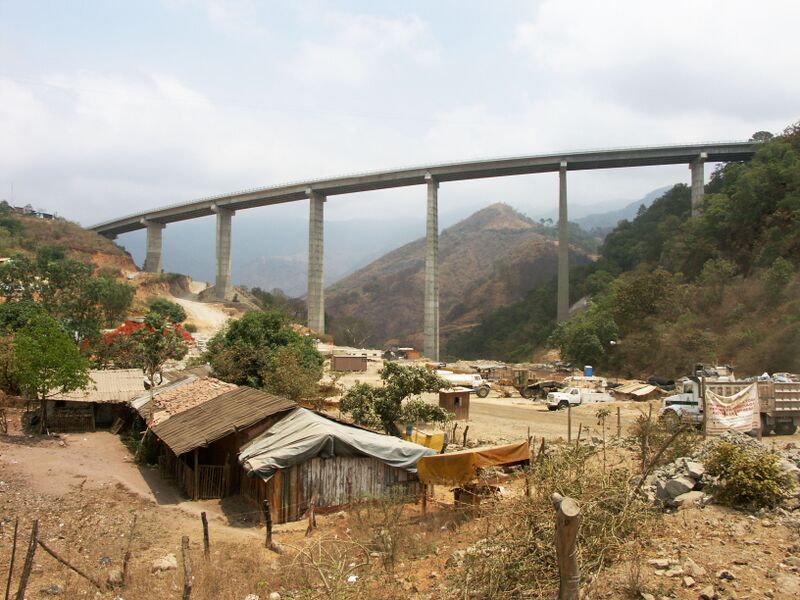 File:SantaLuciaBridge313ftH copy.jpg