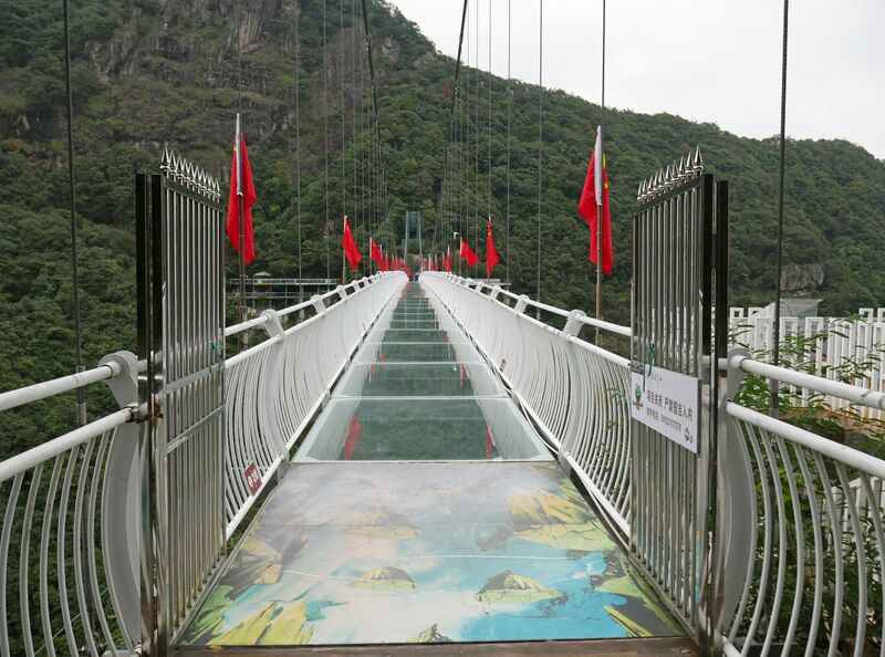 File:Lianghuangshan GlassGates.JPG
