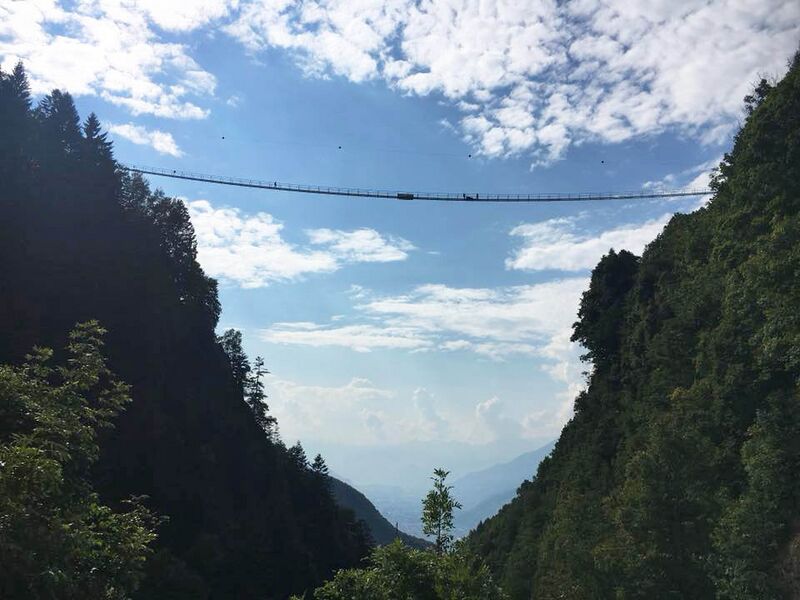 File:Ponte-tibetanoCielo.jpg