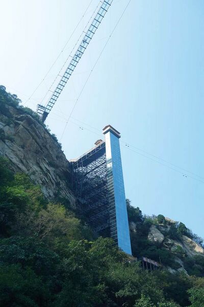 File:Qinglianggu GlassElevator2.jpeg