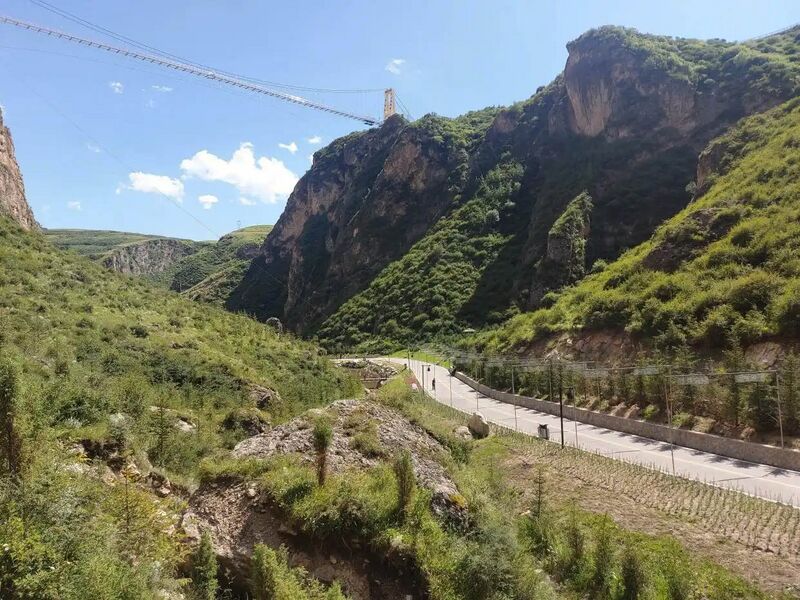 File:Zongjiagou glassRoad.jpg