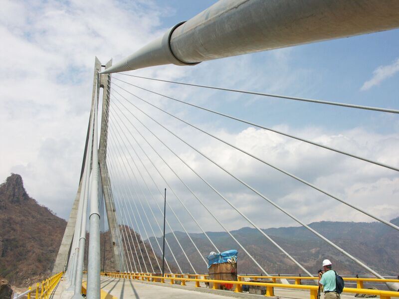 File:BaluarteBridge156.jpg