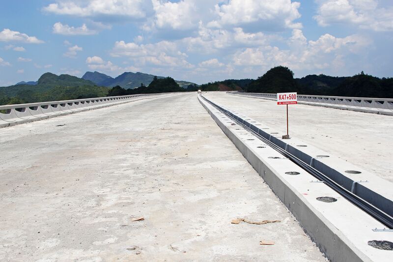 File:SanjiaoyanBridge3Deck.jpg