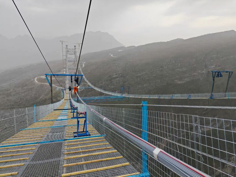 File:TianmenCableSpinning.jpg