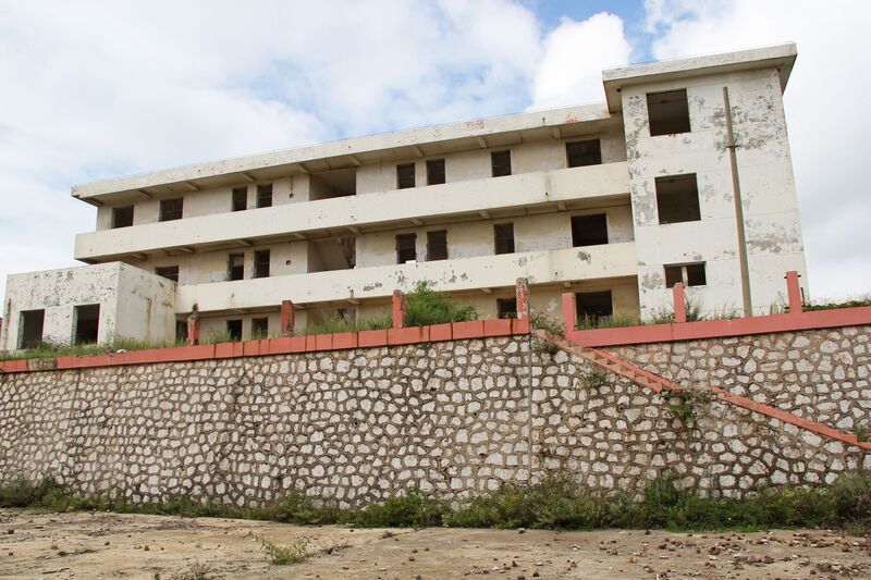 File:HuatupoRailwayBridgeBuilding.jpg