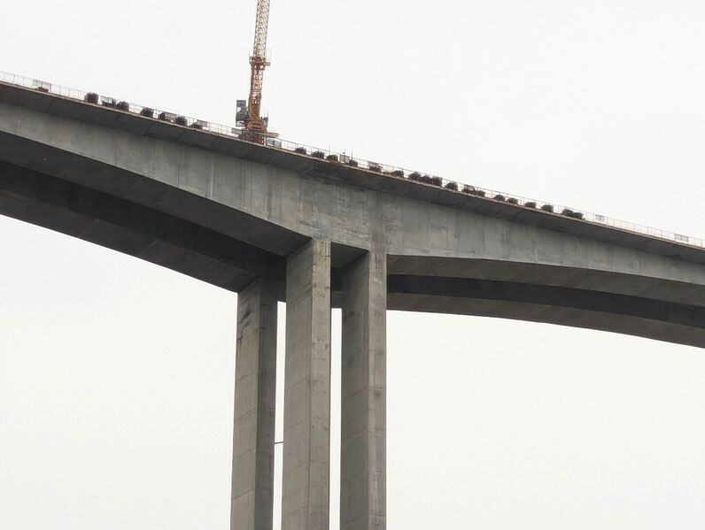 File:ShijingPierCrane.jpg