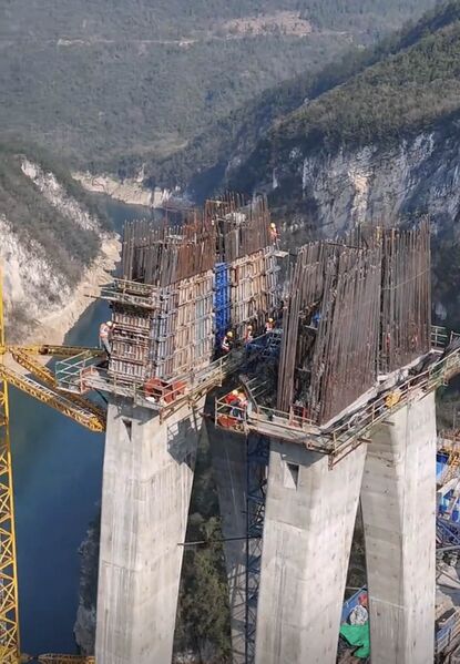 File:XiangjiangRailwayPierTop.jpg
