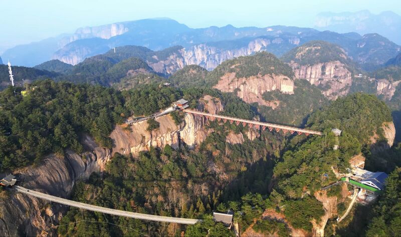 File:Nantian FootbridgeSpanLateSunHigh.jpg