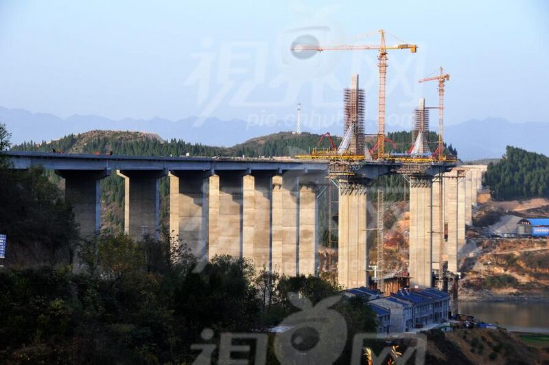 File:YunshiHanjiang82.6mtrPier.jpg