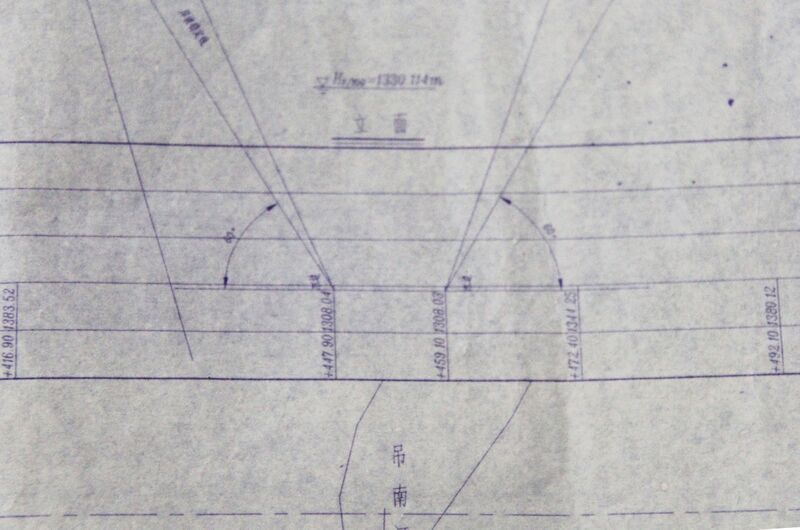 File:DiaolanheRailwayElevBottom2.jpg