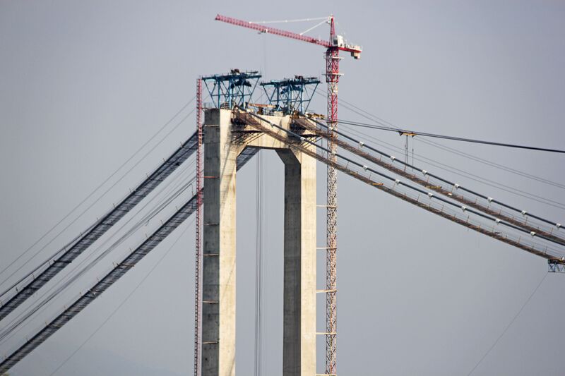 File:JinshajiangBridgeHulukouCrane.jpg