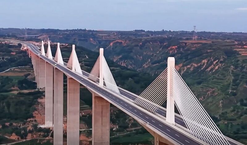 File:Liuhe BridgeLineupDrone.jpg