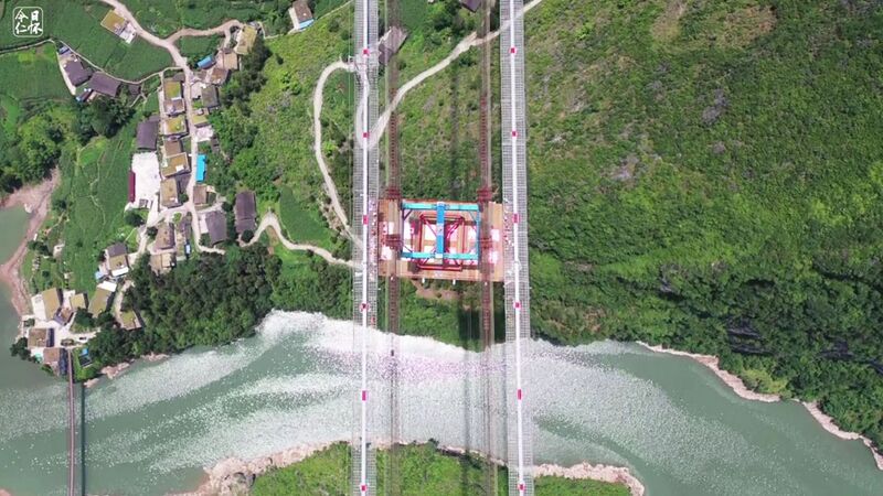 File:TongziheBridgeJinrentongRiverBend.jpg