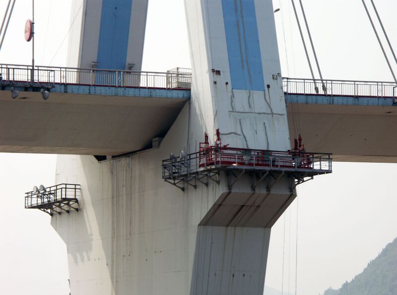 File:YilingBridgeTowerDetail.jpg