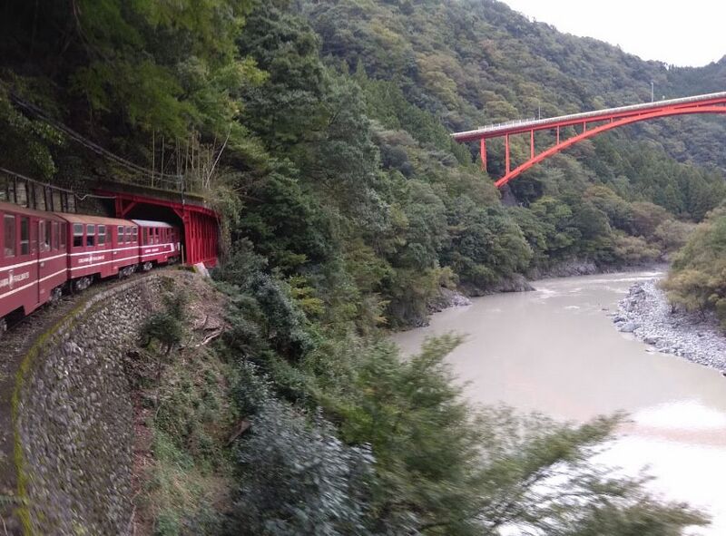 File:OkuizumiBridge70mtrH.jpg