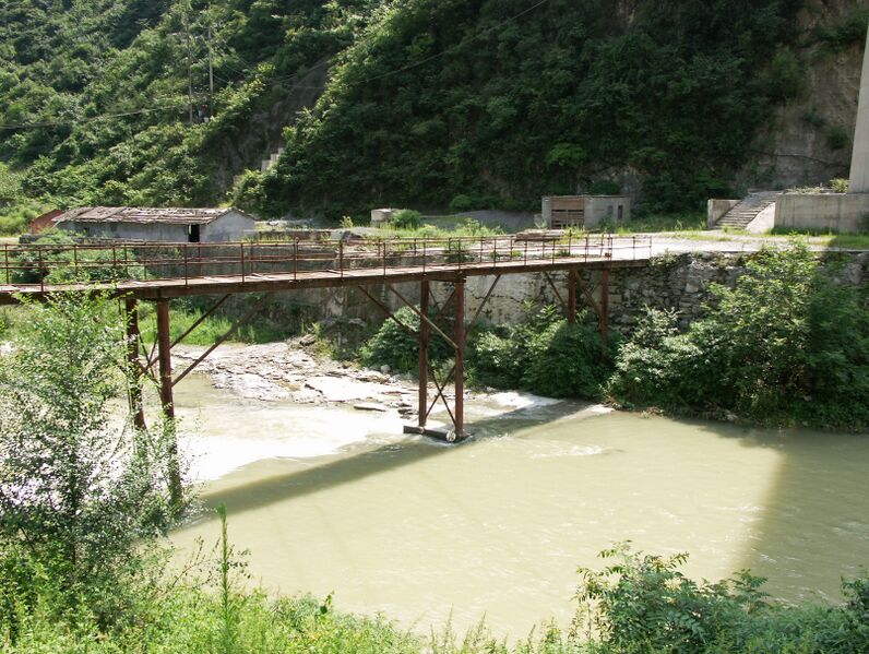 File:YexiheRailwayTempBridge.jpg
