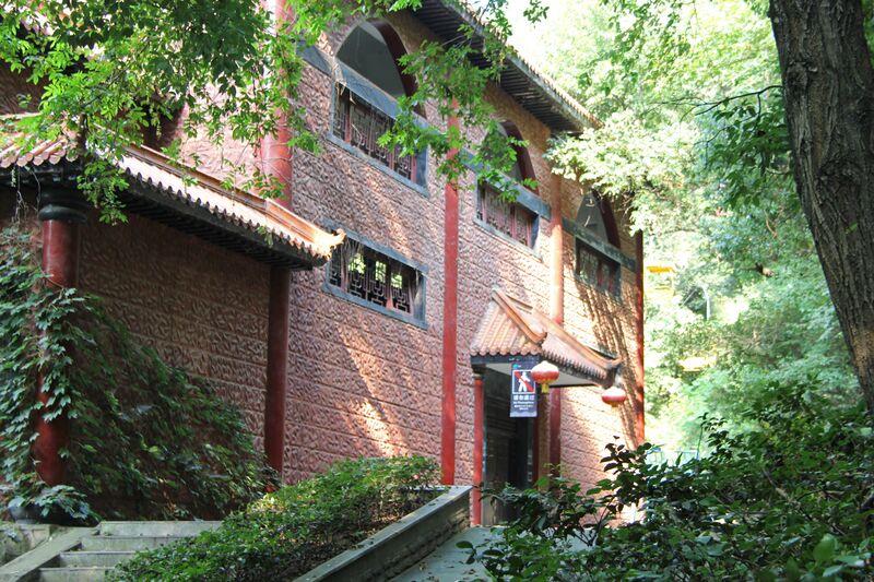 File:951WuhanLakeChairLift copy.JPG