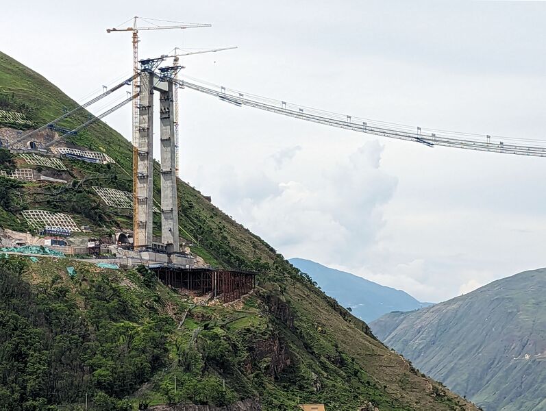 File:ChuandianWestTowerLonglens.jpg