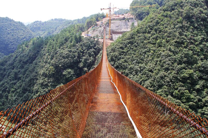 File:XianghuoyanArchFootbridgeOrangeMesh.jpg