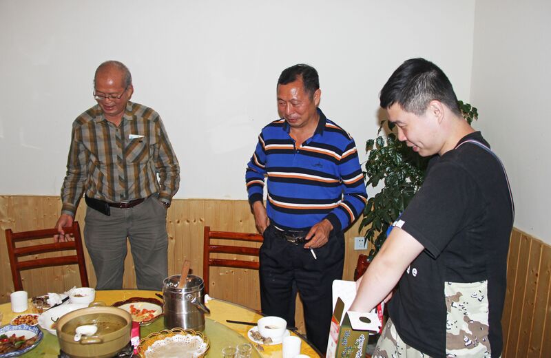 File:18ZhangjiajieChenDinner.jpg