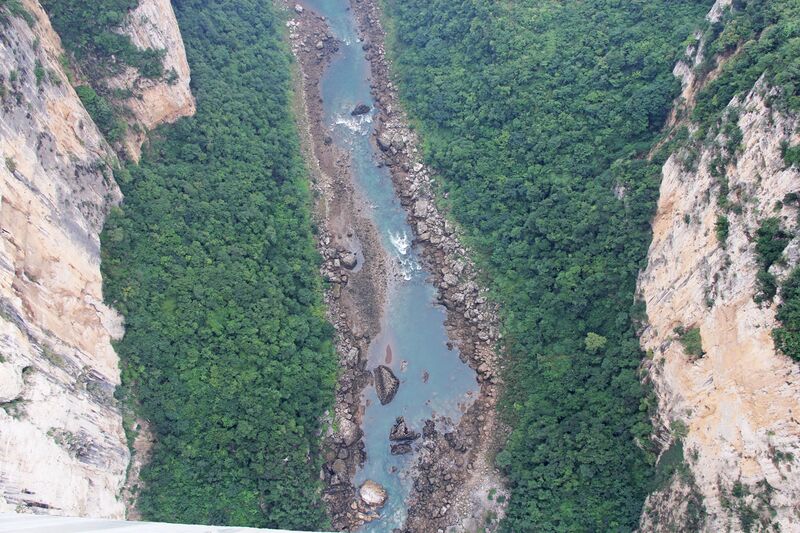 File:73LiuchongheStraightDown.jpg