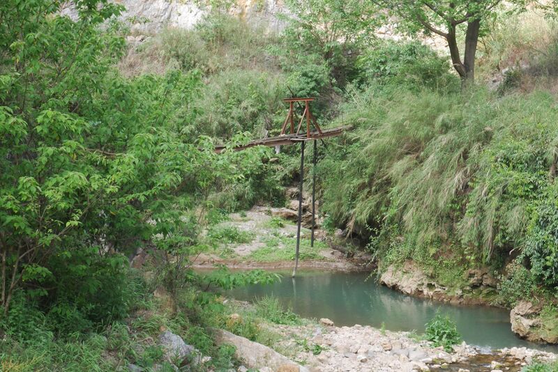 File:DisiheSmallCrossing.JPG