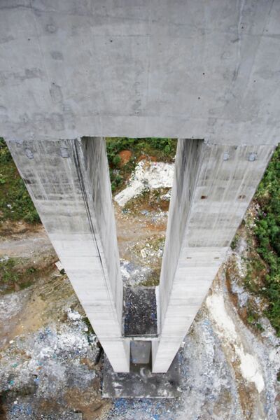 File:GuanlinPierDownView.jpg