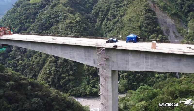 File:Viaducto ChirajaraStairs.jpg