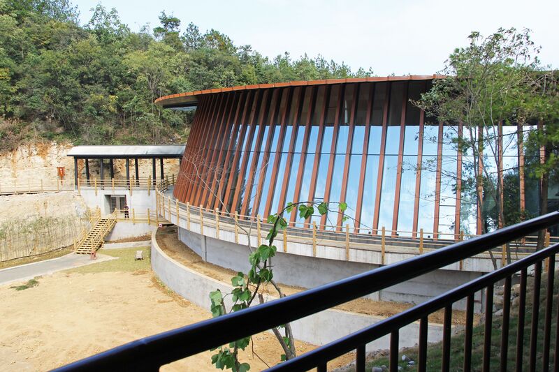 File:4ZhangjiajieRoundBuildingByEric.jpg