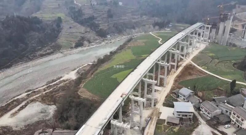 File:Fujiang Bridge GuangpingApproach.jpg