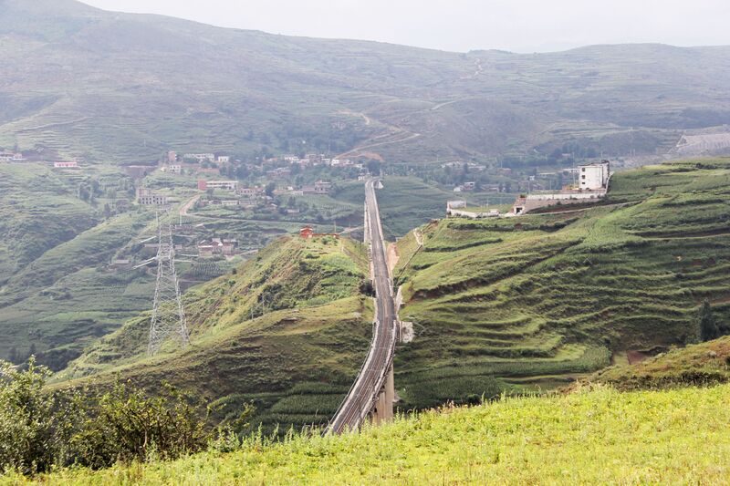 File:HuatupoRailwayFromSouth.jpg