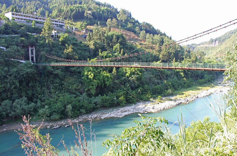 File:YujiangFootbridgeWide.jpg