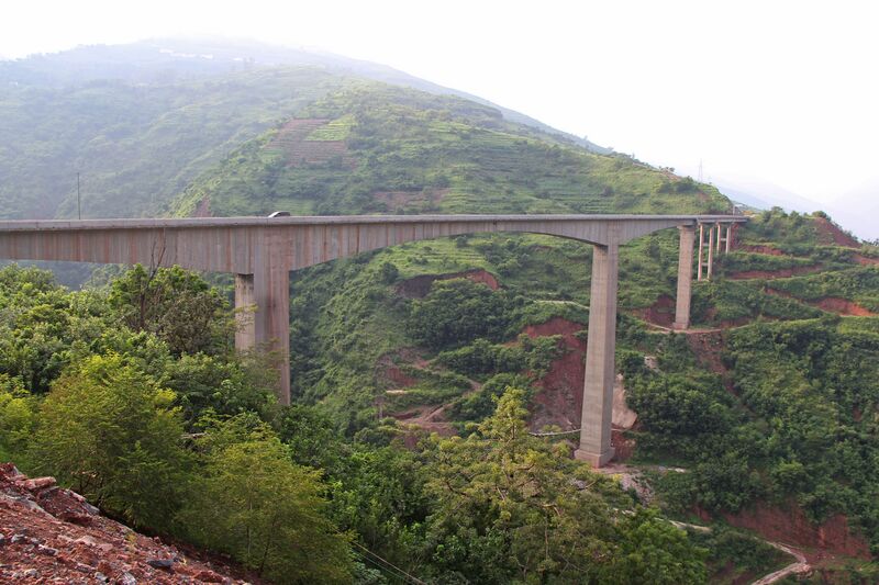 File:DahongshuigouBigBeamMountain.jpg
