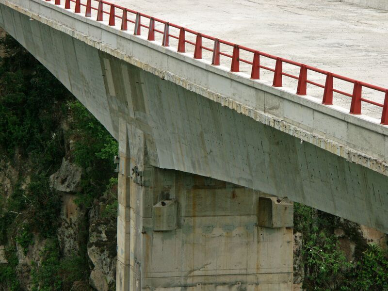 File:ElCimarronLonglens.jpg