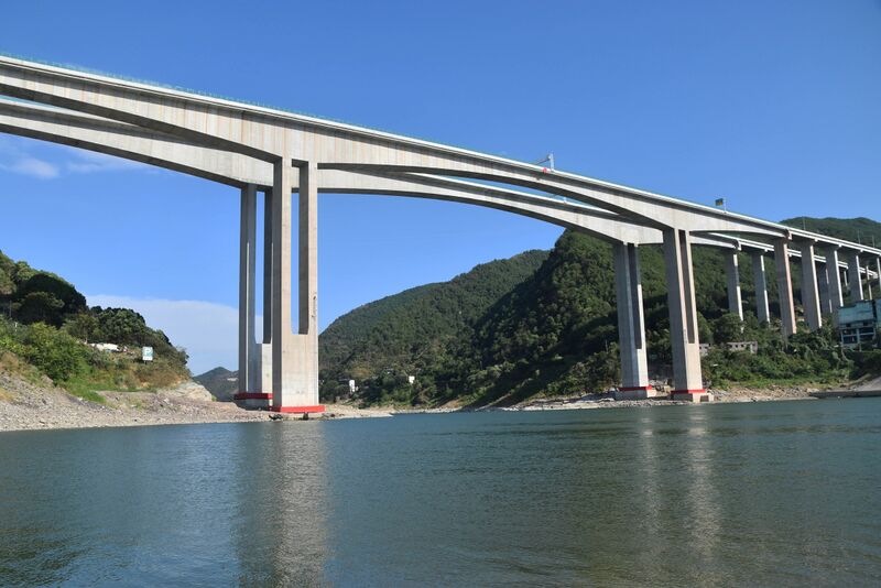File:Jialingjiang Bridge GuanyinxiaByWang3.JPG