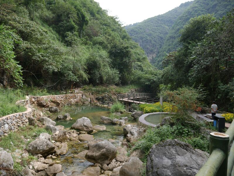 File:NizhuheCanyonBoulderField.JPG