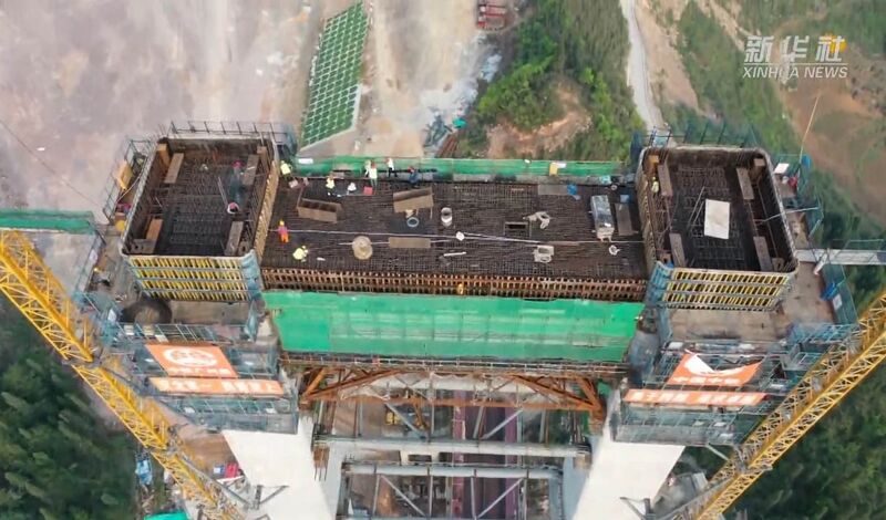 File:KaizhouhuTowerTopDrone.jpg