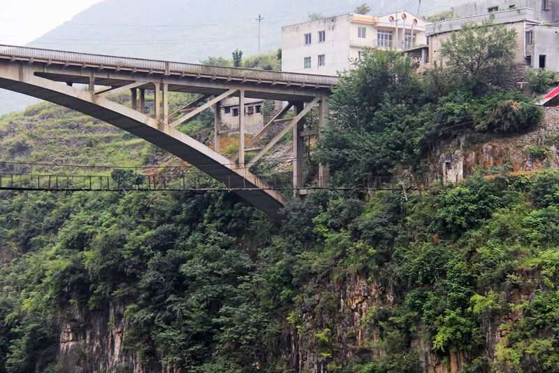 File:LuoluArch&Cliff.jpg