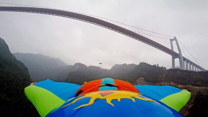 File:QingshuiheRussianBASEjumper2.jpg