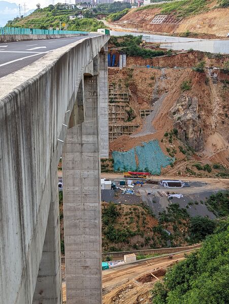 File:ShihuiyaogouPierDrop2.jpg