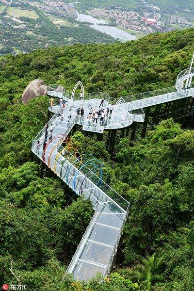 File:Yalong Bay Glass Skywalk.jpeg