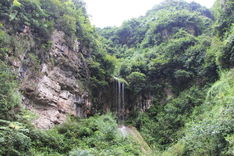 File:YangshuiheWaterfall.jpg