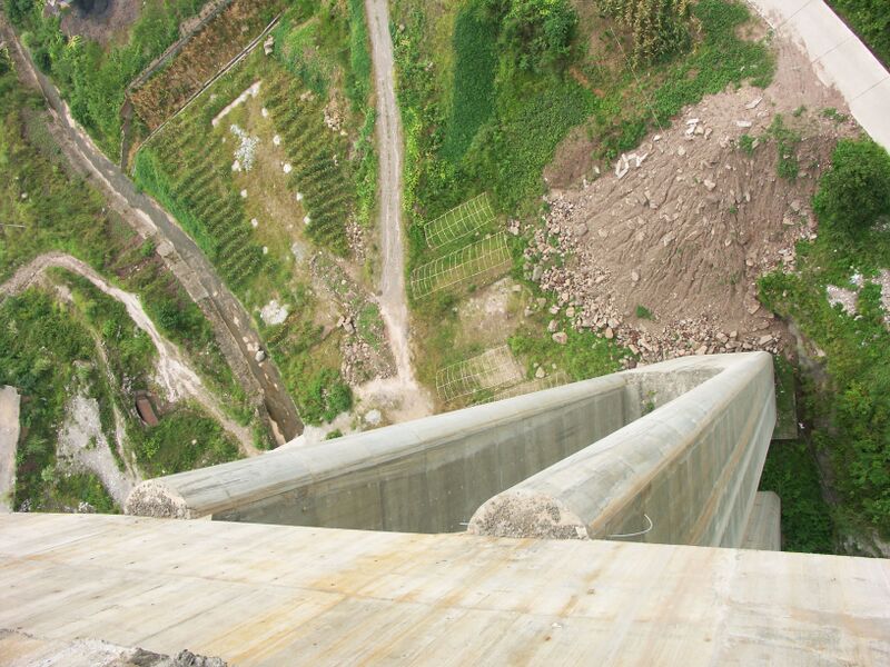 File:Bayang1BridgePier.jpg