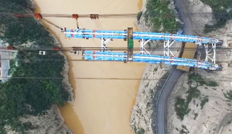 File:HuangheRailwayBridgeLongmen26.jpg