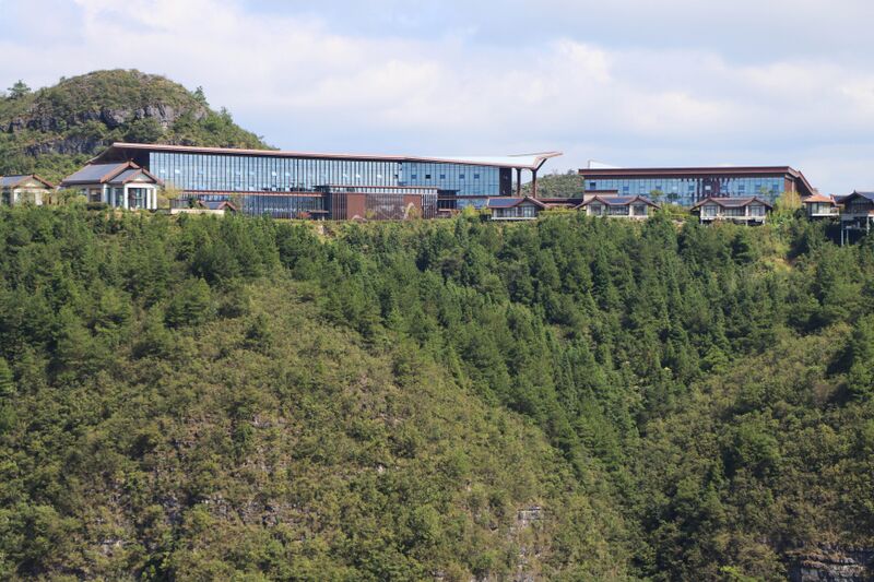File:LongliHotelByGaryC.JPG