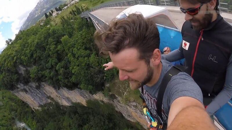 File:SalleJumper.jpg