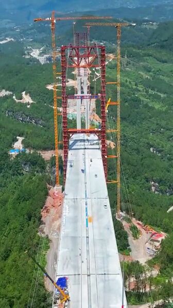 File:ShuangboHighLineCranes.jpg