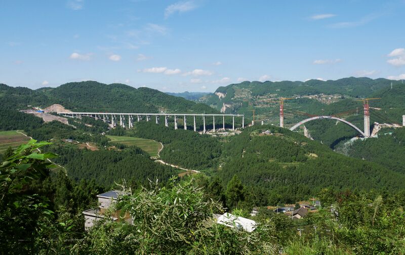 File:ShuiluoheWideBlueSky.JPG